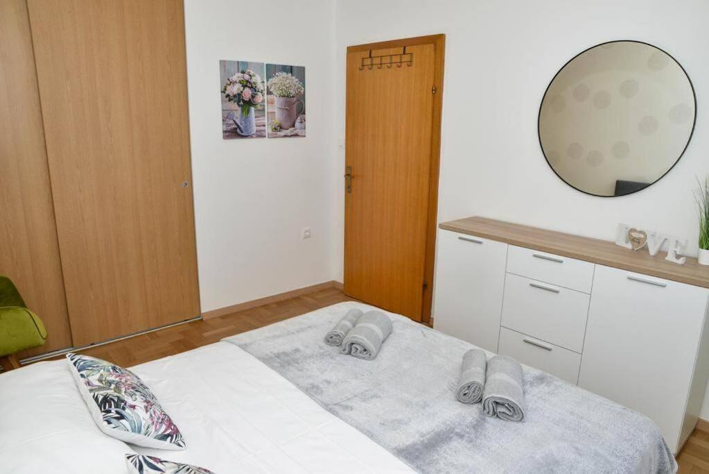 Apartment Longin Zadar Buitenkant foto