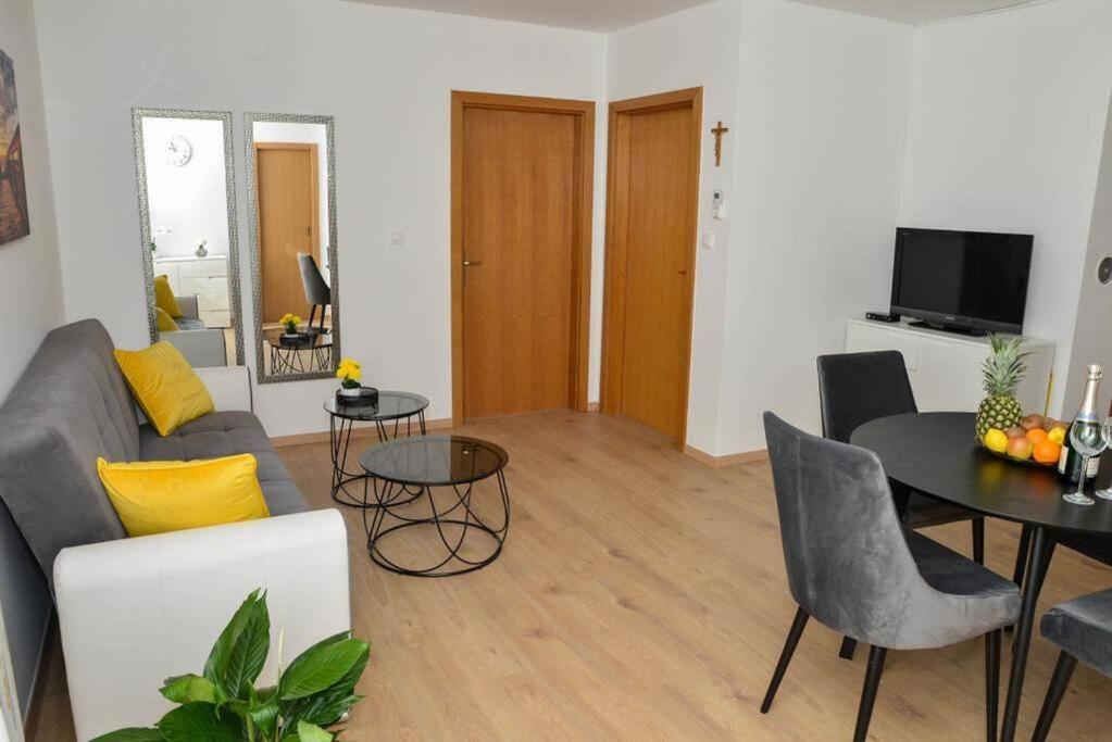 Apartment Longin Zadar Buitenkant foto