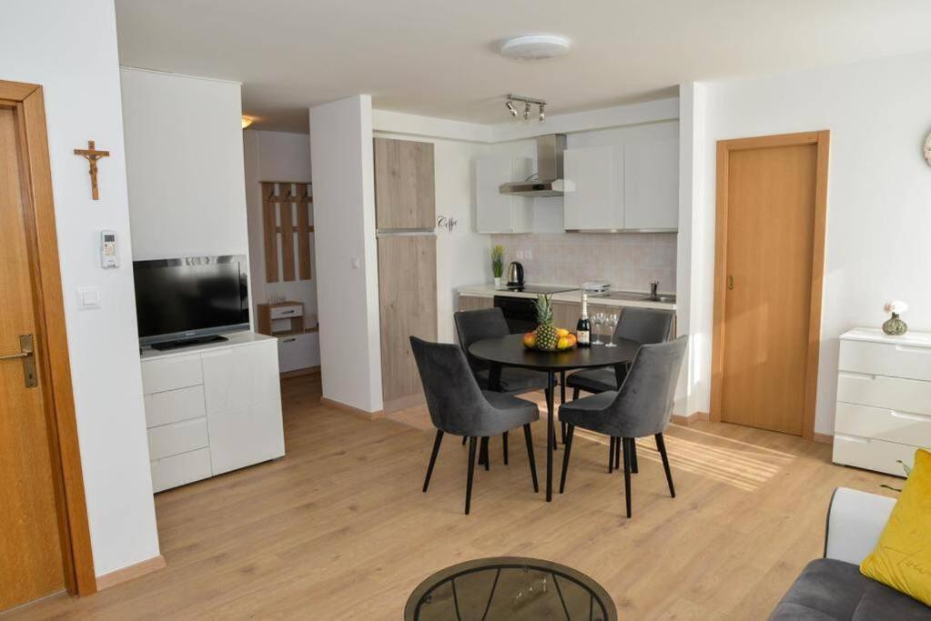 Apartment Longin Zadar Buitenkant foto