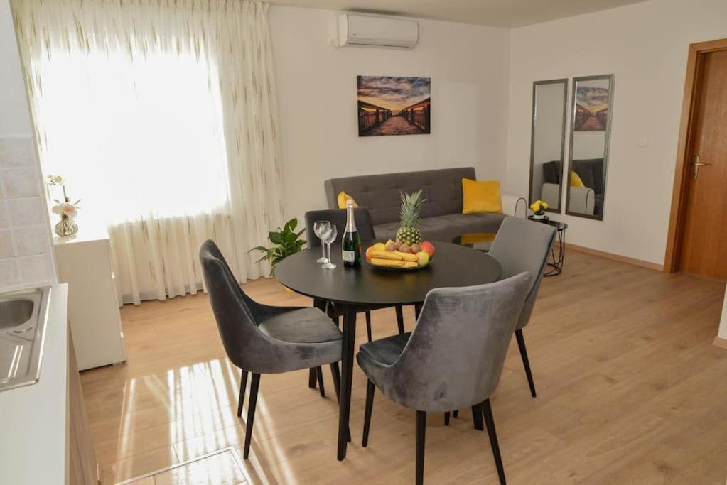 Apartment Longin Zadar Buitenkant foto