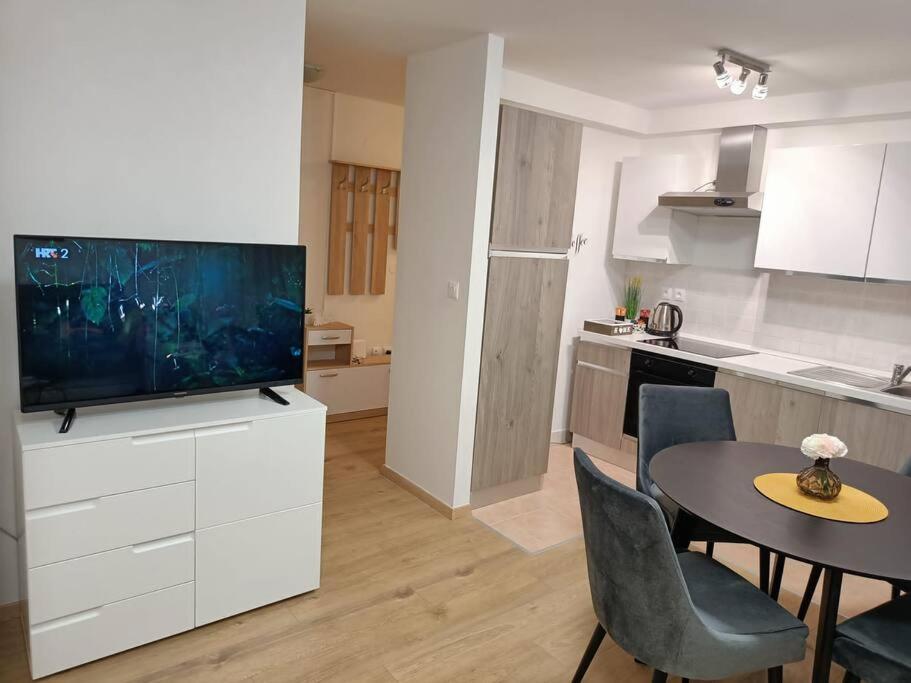 Apartment Longin Zadar Buitenkant foto