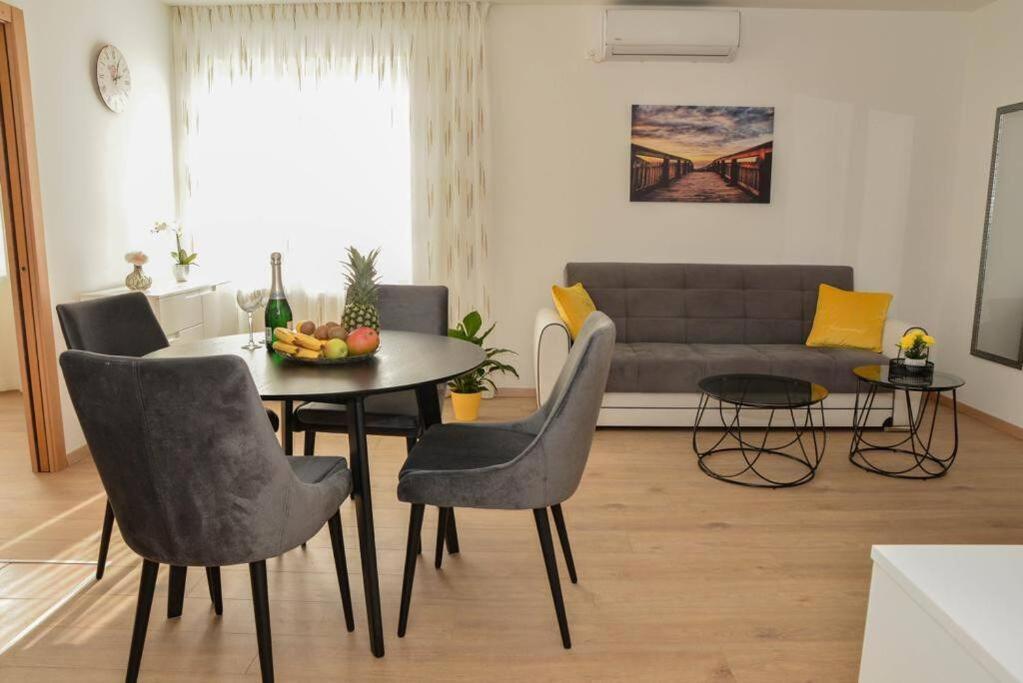Apartment Longin Zadar Buitenkant foto